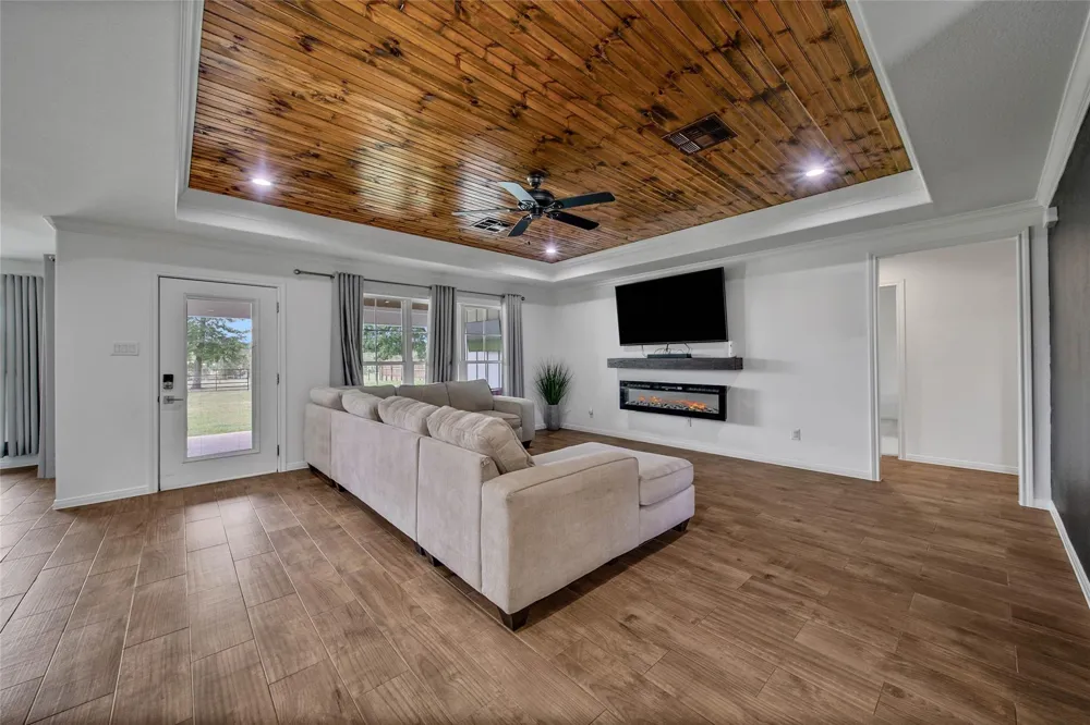 2063 White Buck Court Cleveland, TX 77328