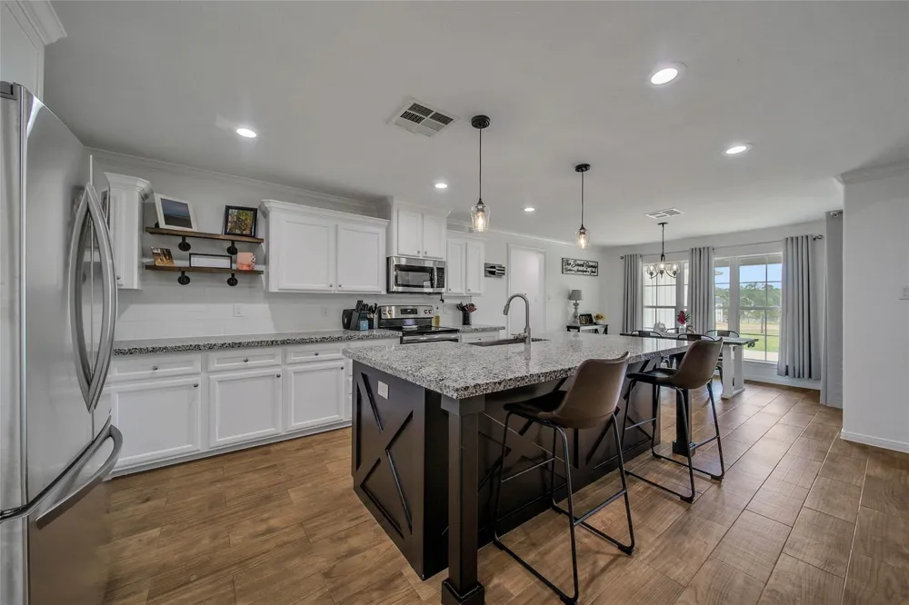2063 White Buck Court Cleveland, TX 77328