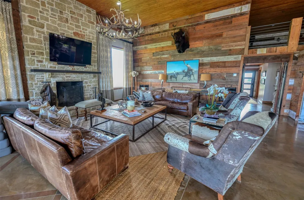 3805 Guenther Road La Grange, TX 78945