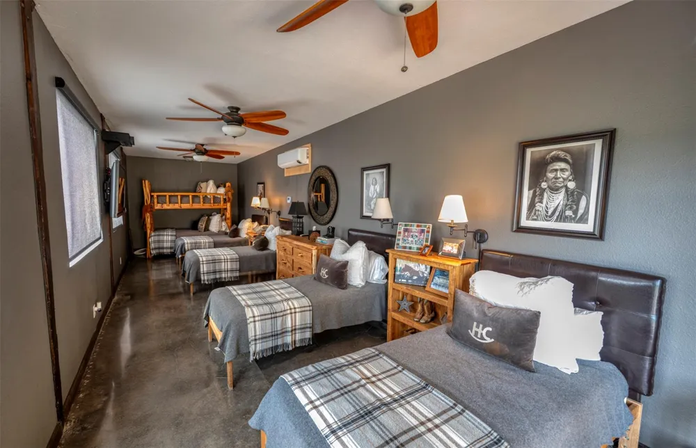 3805 Guenther Road La Grange, TX 78945