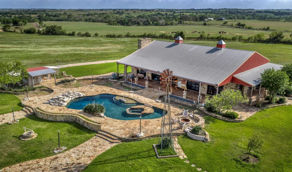 3805 Guenther Road La Grange, TX 78945