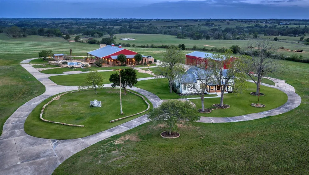 3805 Guenther Road La Grange, TX 78945
