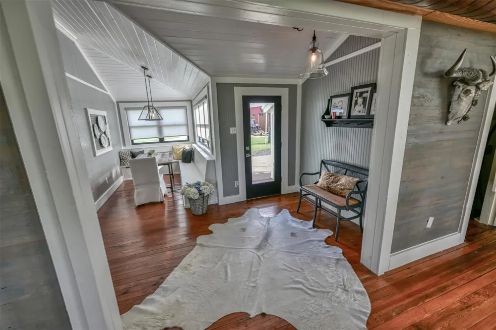 3805 Guenther Road La Grange, TX 78945