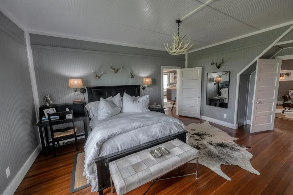 3805 Guenther Road La Grange, TX 78945