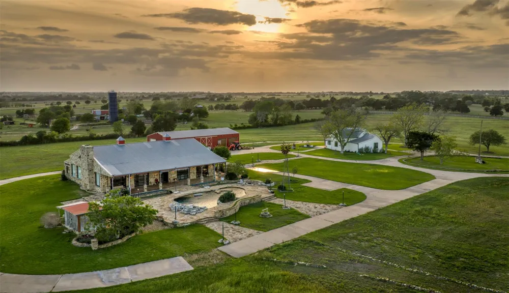 3805 Guenther Road La Grange, TX 78945