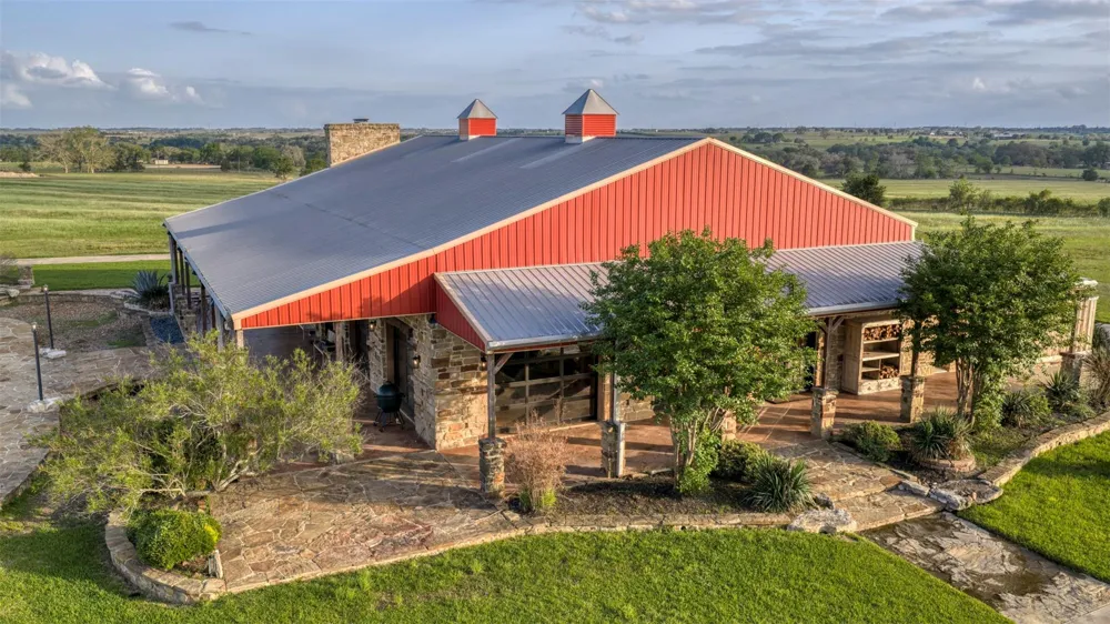 3805 Guenther Road La Grange, TX 78945