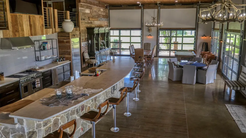 3805 Guenther Road La Grange, TX 78945