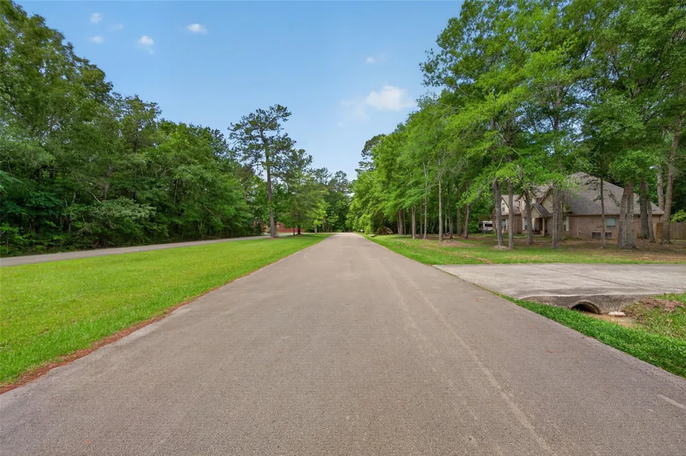 Black Street Splendora, TX 77372