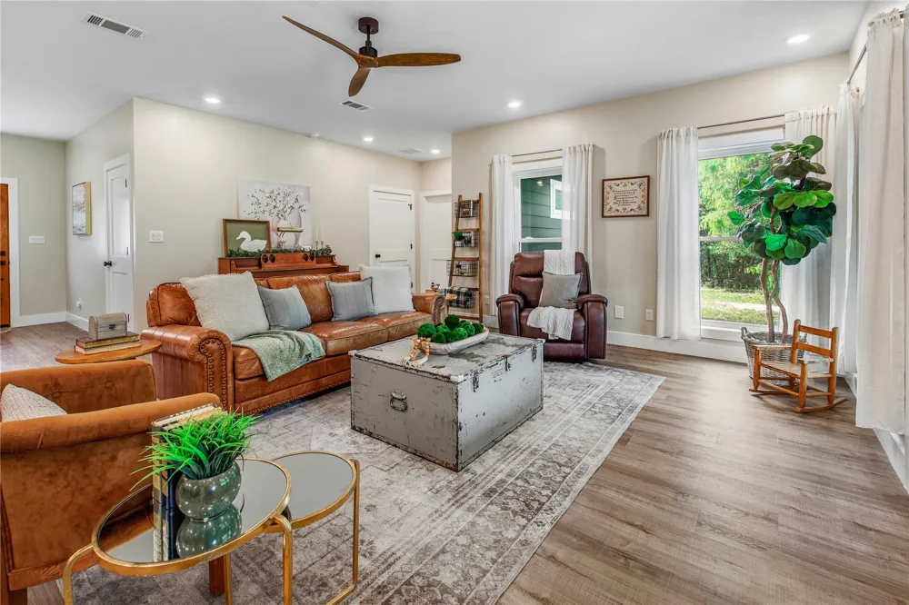 4855 Austins Creek Drive Bryan, TX 77808