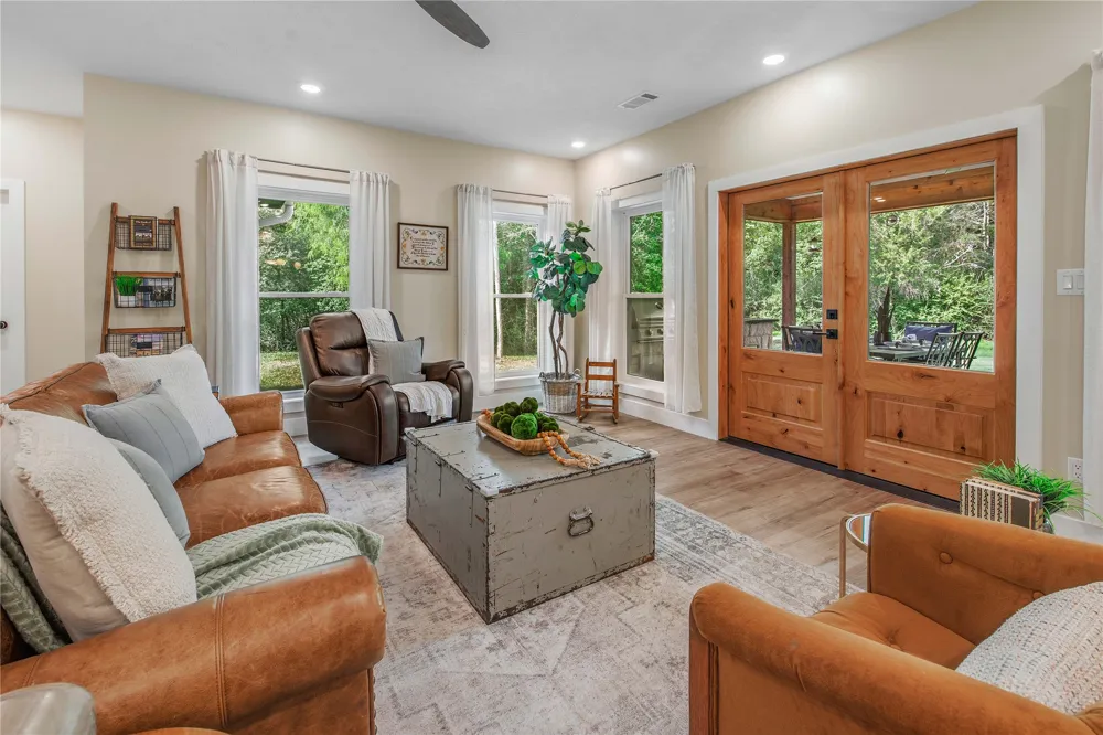 4855 Austins Creek Drive Bryan, TX 77808
