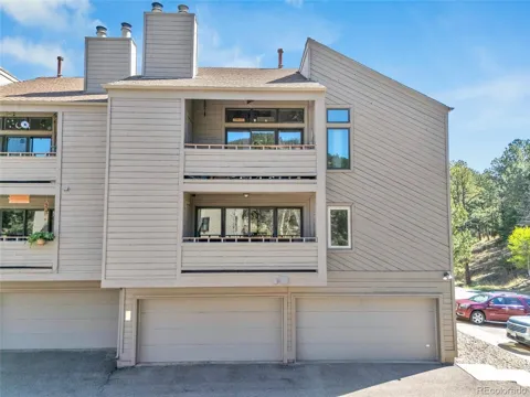 23537 Genesee Village Road
