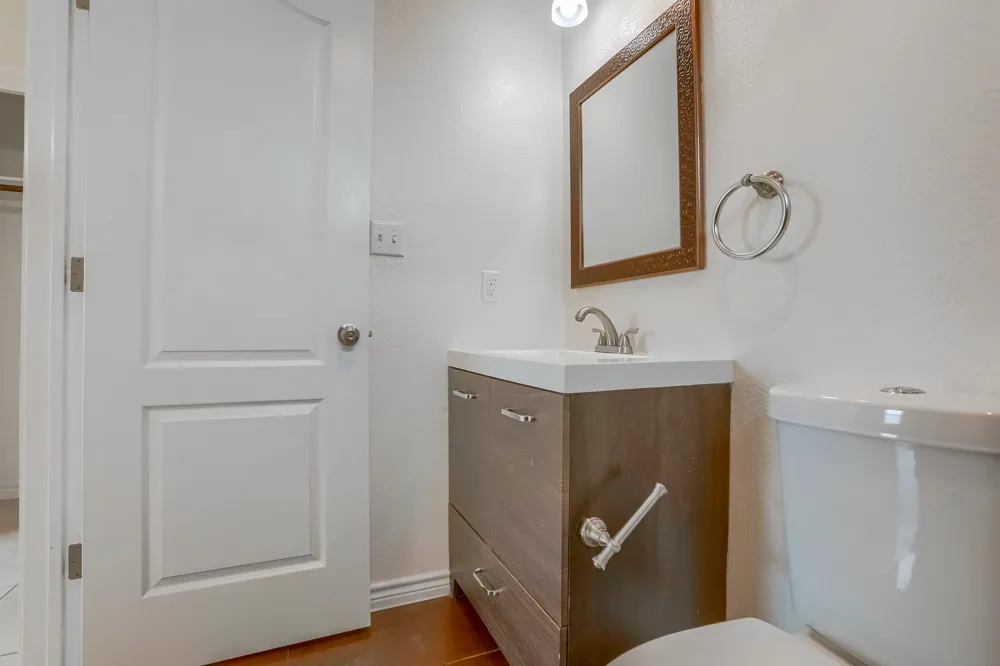 20111 Travis Drive #B Lago Vista, TX 78645
