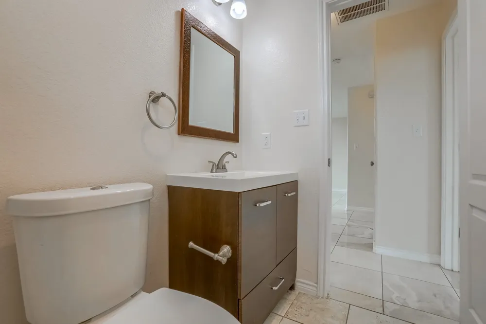 20111 Travis Drive #B Lago Vista, TX 78645