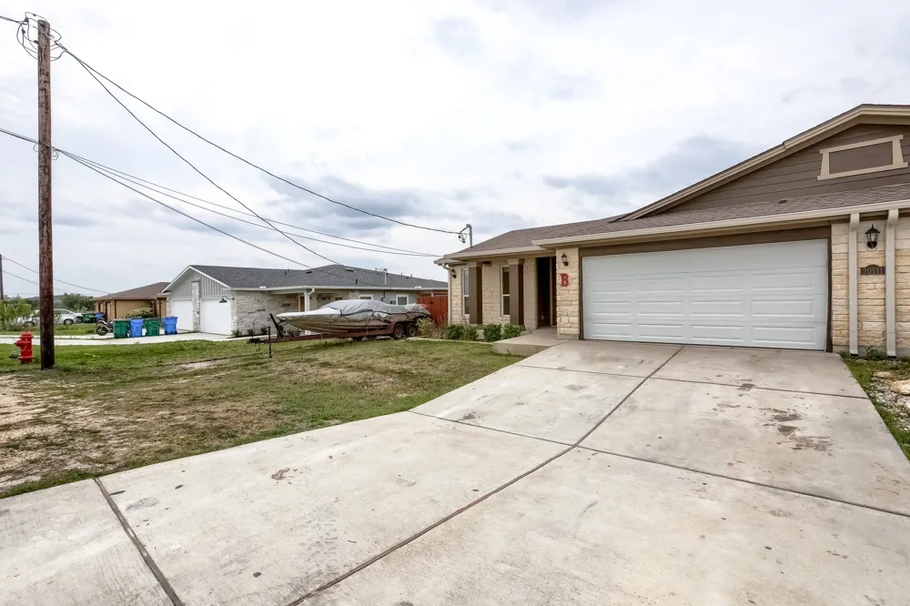 20111 Travis Drive #B Lago Vista, TX 78645