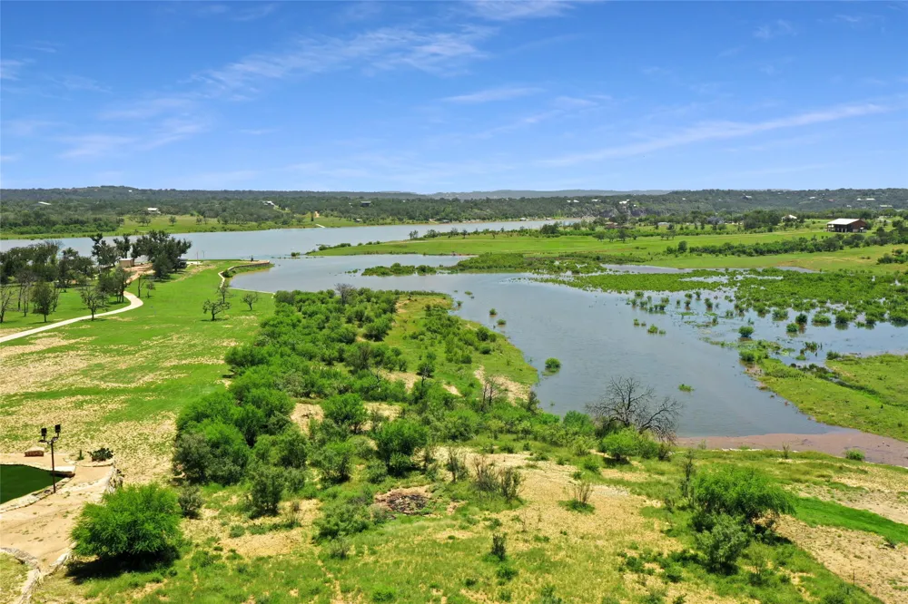 281 Chimney Cove Drive Marble Falls, TX 78654