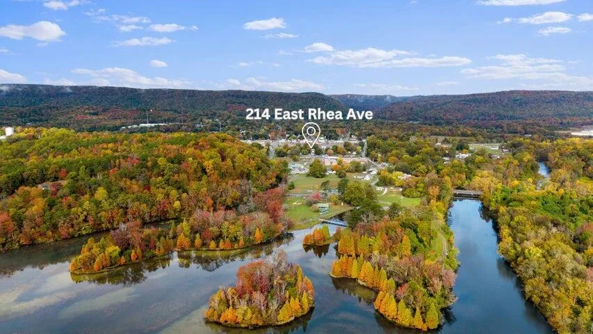 214 E Rhea Avenue Spring City, TN 37381
