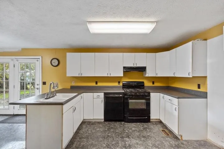 214 E Rhea Avenue Spring City, TN 37381