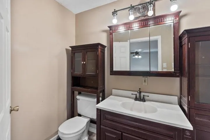 214 E Rhea Avenue Spring City, TN 37381