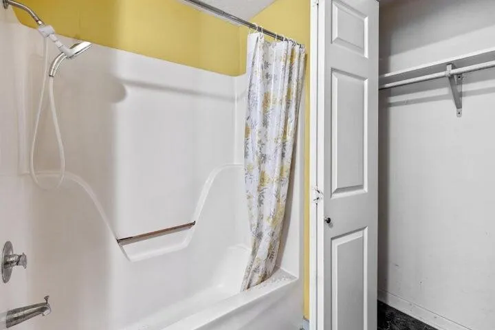 214 E Rhea Avenue Spring City, TN 37381