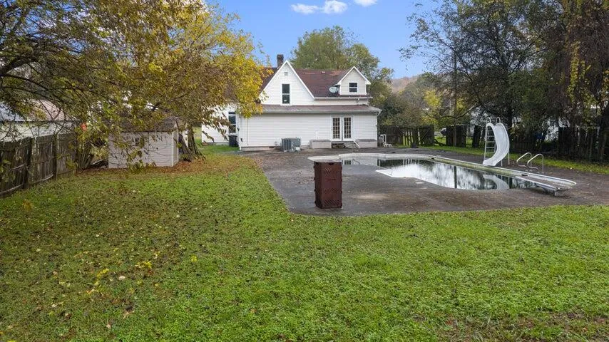 214 E Rhea Avenue Spring City, TN 37381