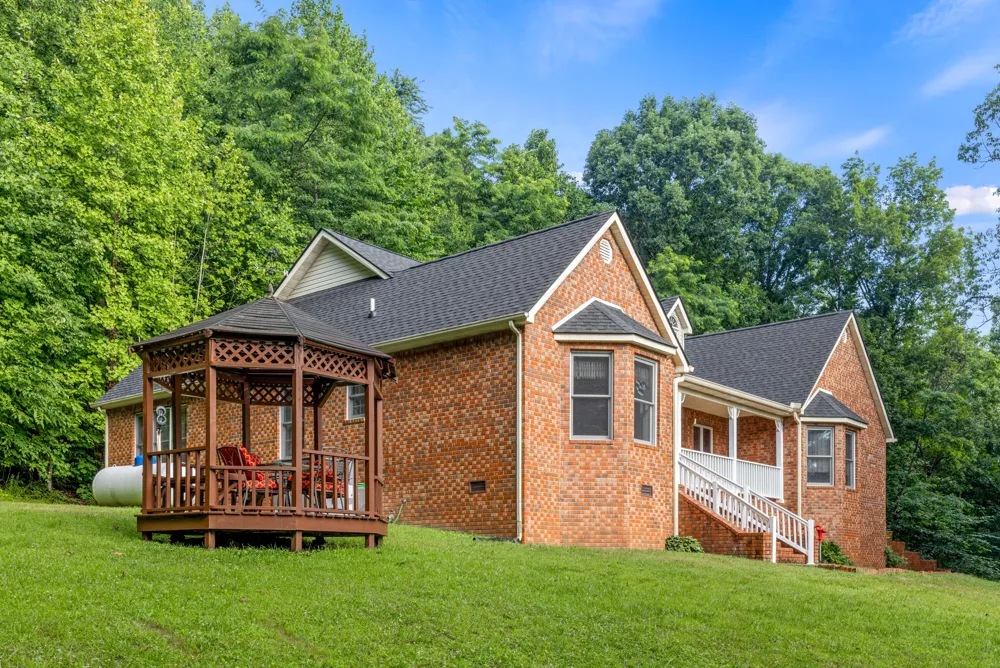 3850 Stagecoach Road South Pittsburg, TN 37380