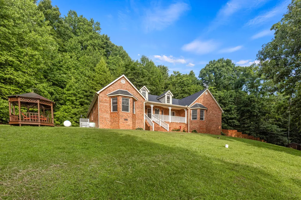 3850 Stagecoach Road South Pittsburg, TN 37380