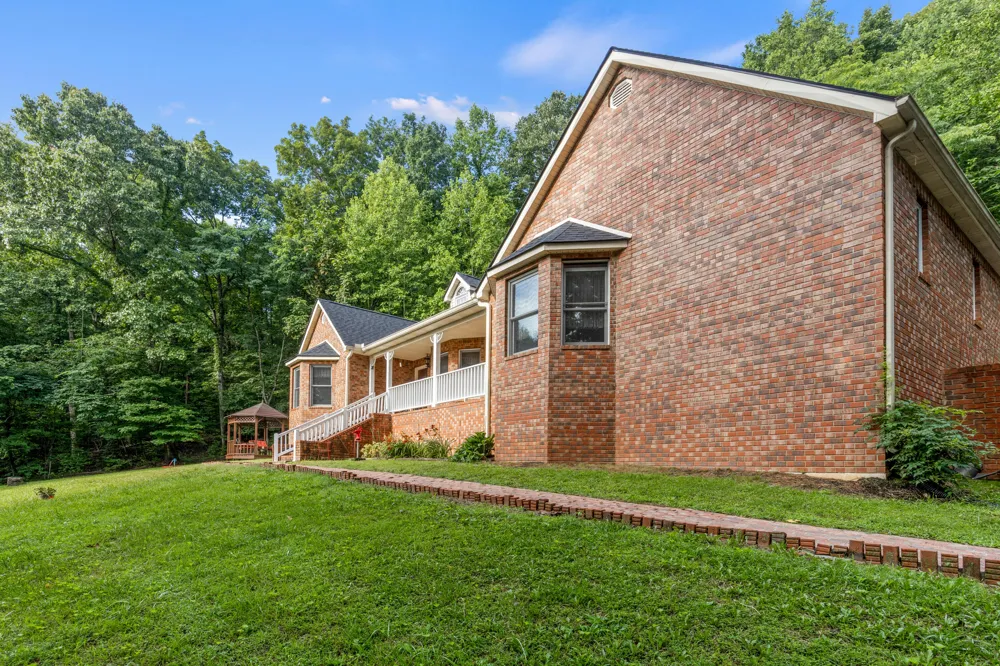 3850 Stagecoach Road South Pittsburg, TN 37380