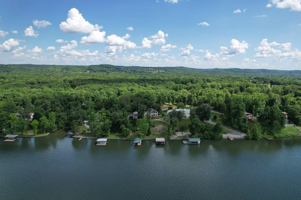 341 Russell Lane Decatur, TN 37322