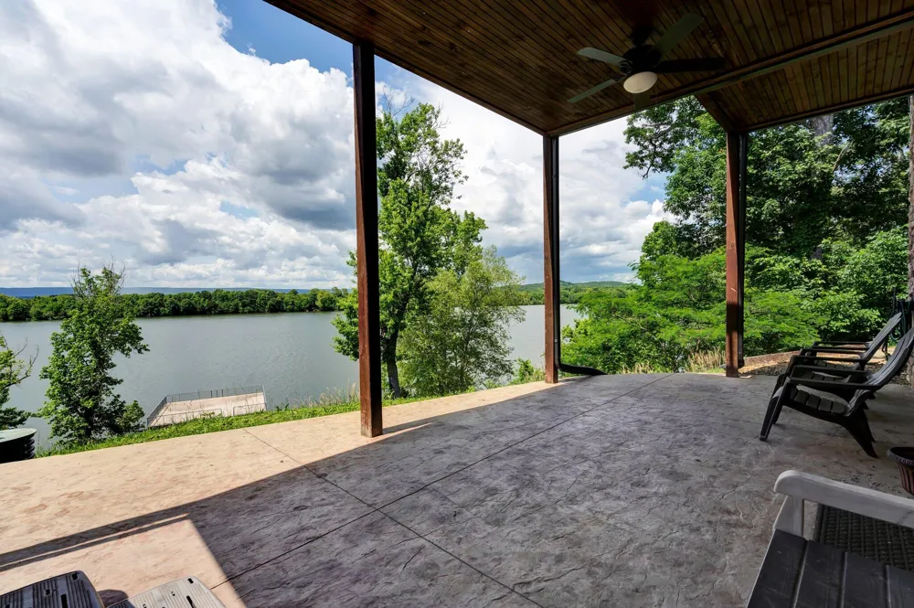 341 Russell Lane Decatur, TN 37322