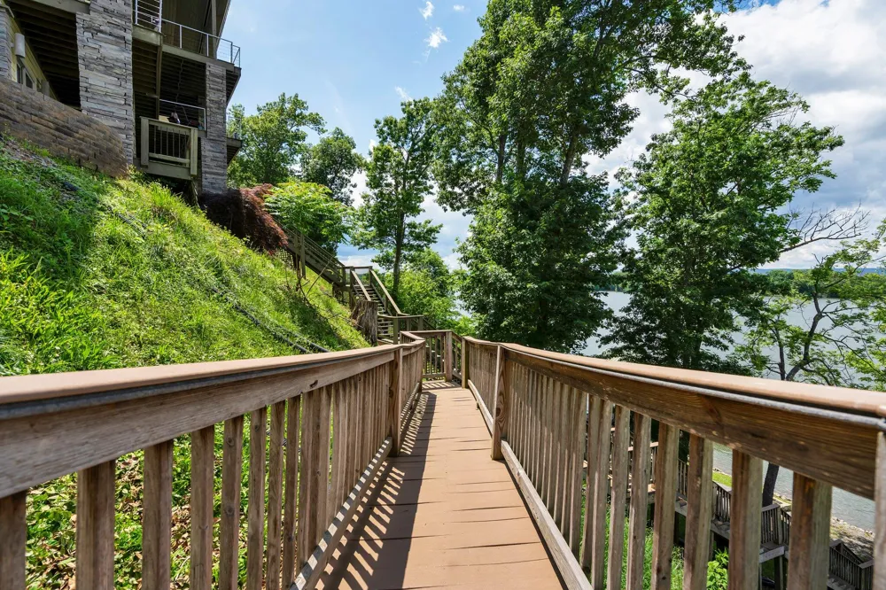 341 Russell Lane Decatur, TN 37322