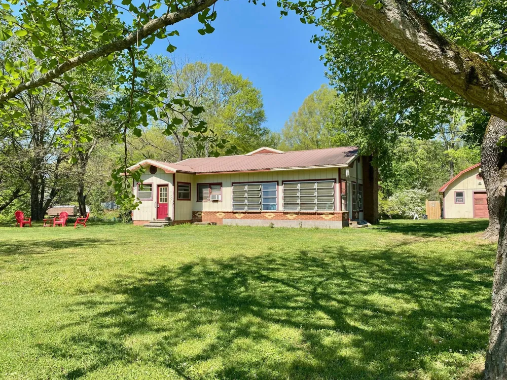 1639 Tennga Gregory Road Crandall, GA 30711