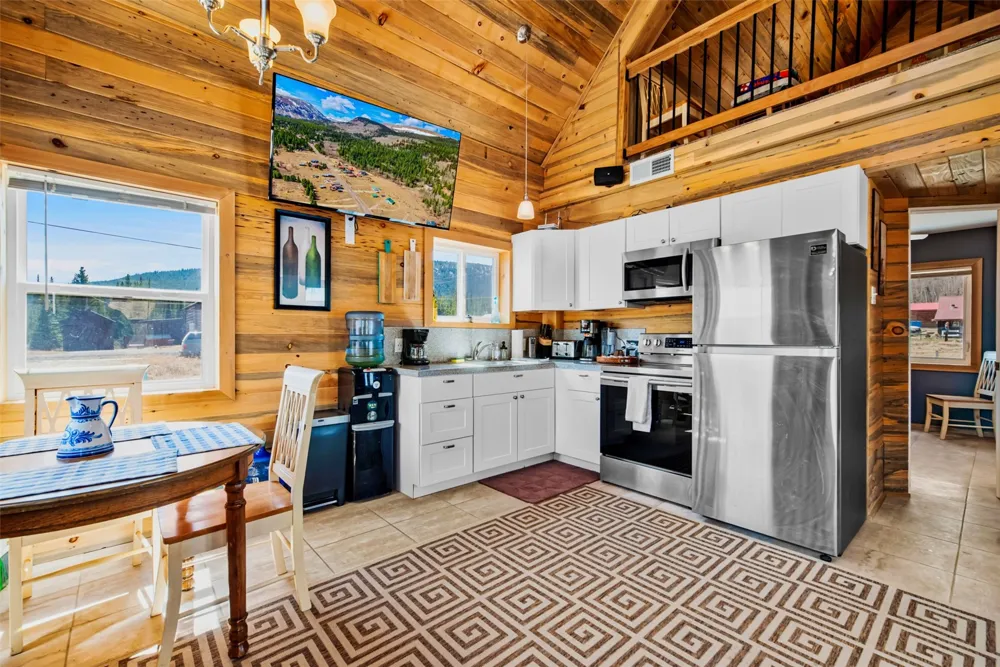 2491 Cr-12 Alma, CO 80420