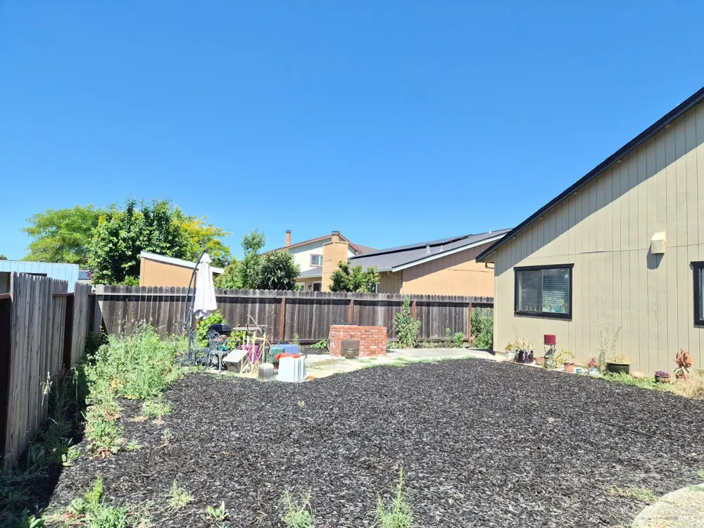 1109 Canary Drive Suisun City, CA 94585