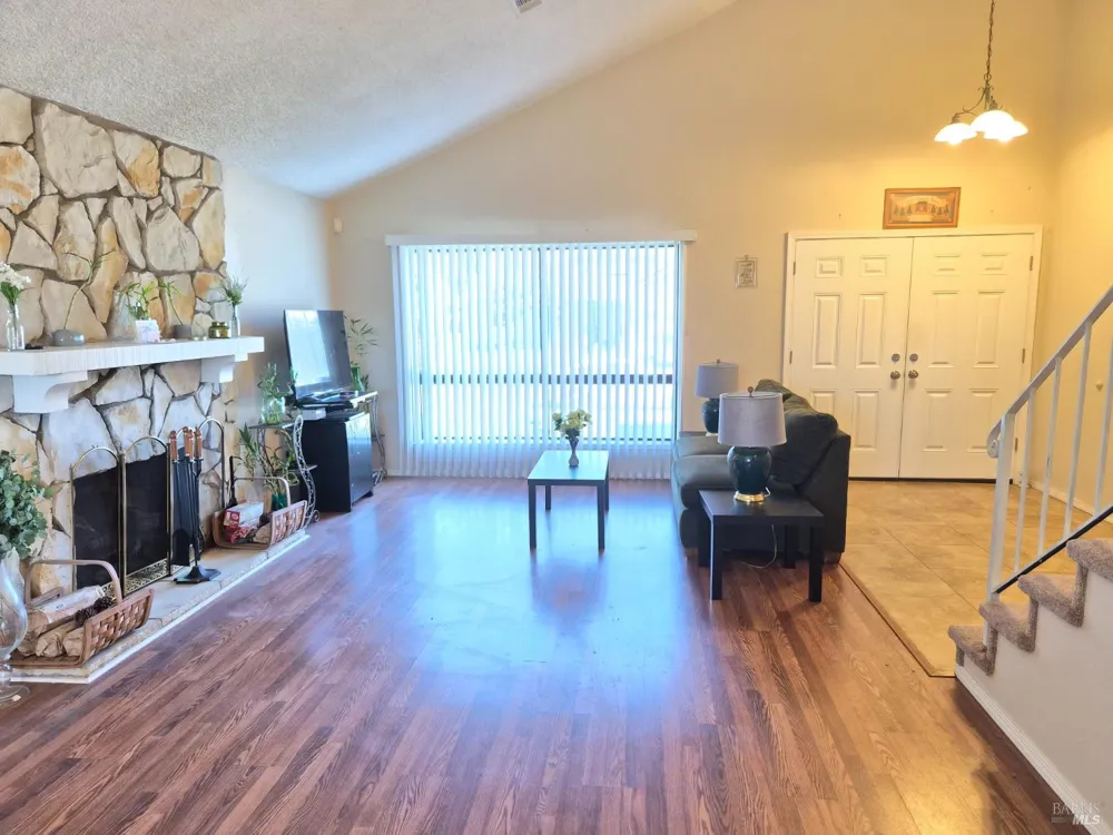 1109 Canary Drive Suisun City, CA 94585