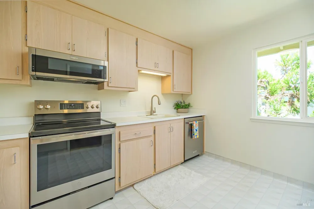 175 Upper Via Casitas Way ##2 Greenbrae, CA 94904