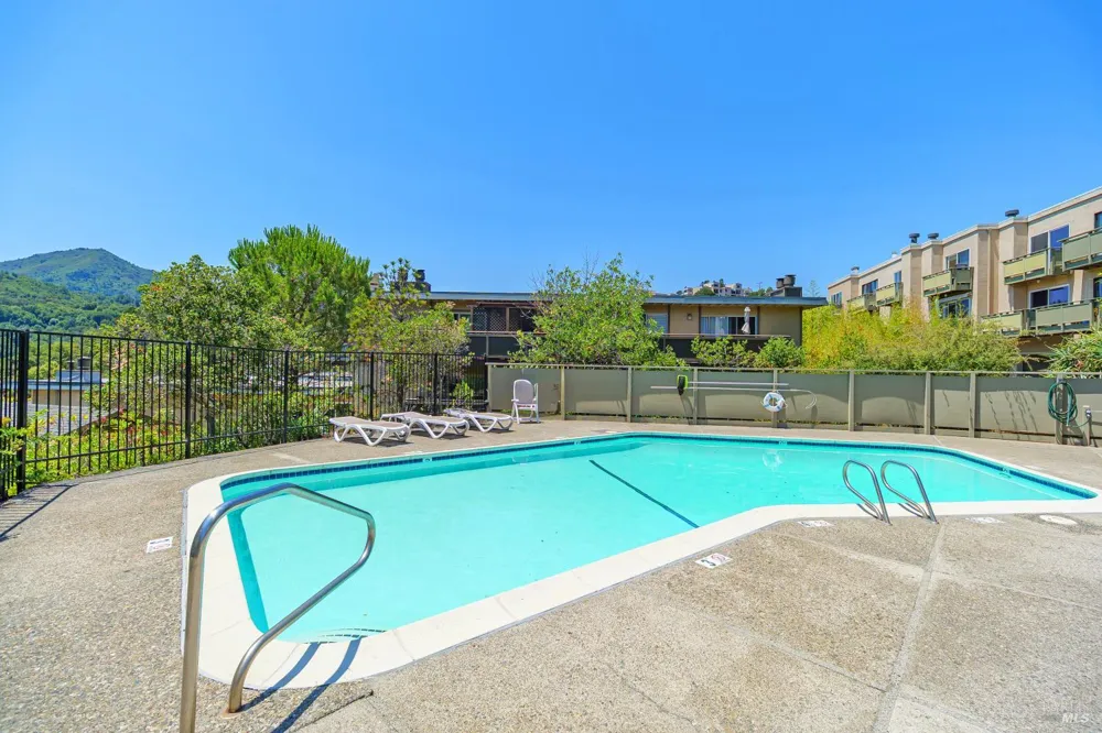 175 Upper Via Casitas Way ##2 Greenbrae, CA 94904