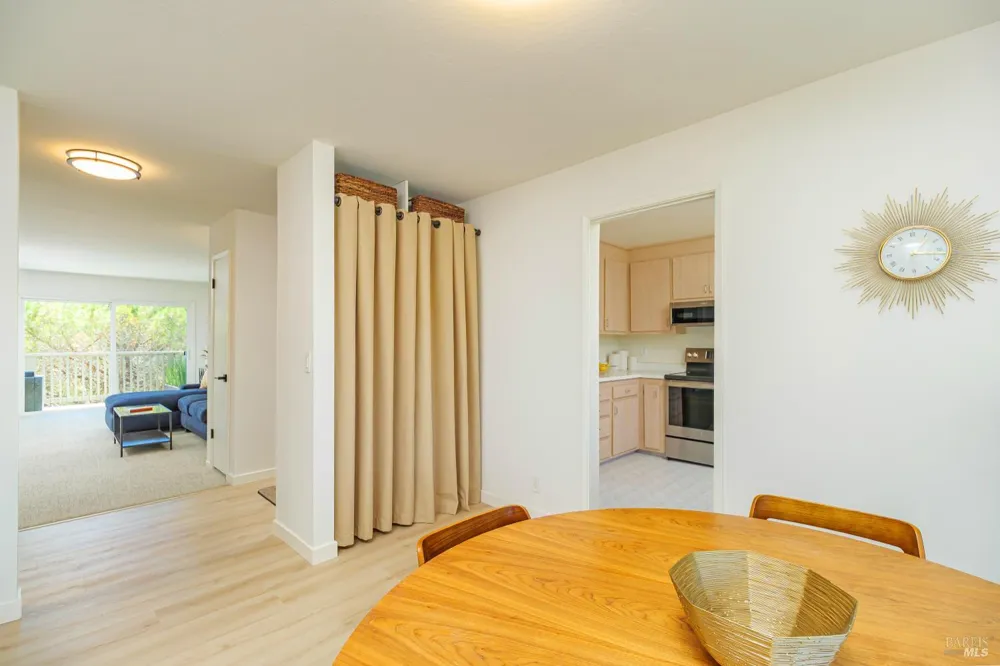 175 Upper Via Casitas Way ##2 Greenbrae, CA 94904