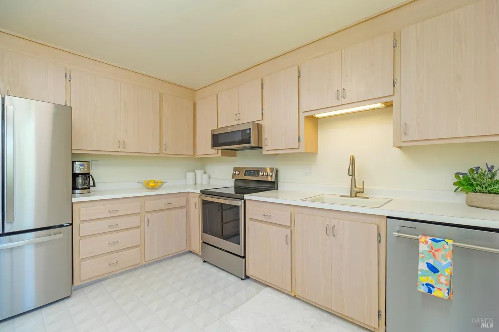 175 Upper Via Casitas Way ##2 Greenbrae, CA 94904