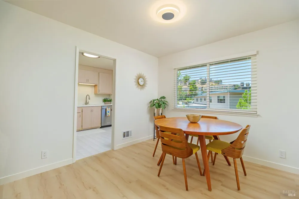 175 Upper Via Casitas Way ##2 Greenbrae, CA 94904