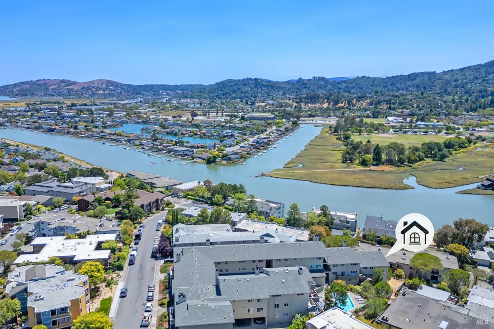 175 Upper Via Casitas Way ##2 Greenbrae, CA 94904