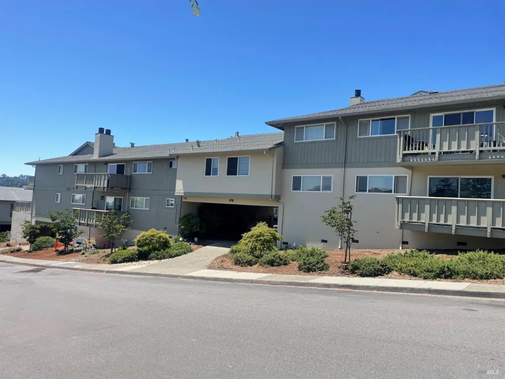 175 Upper Via Casitas Way ##2 Greenbrae, CA 94904