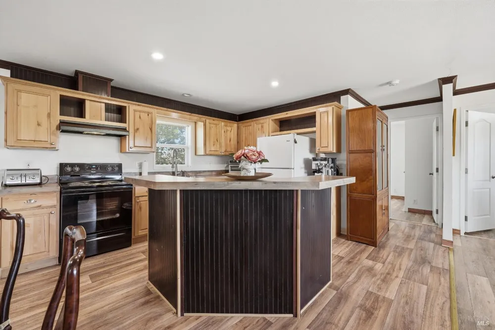 2195 Stone Drive Lakeport, CA 95453