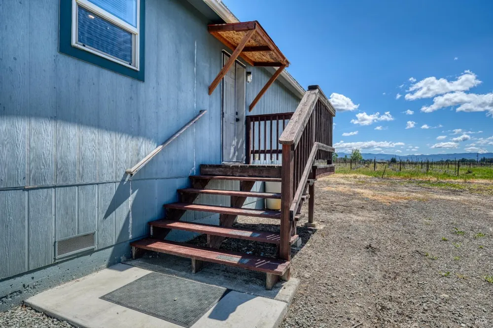 2195 Stone Drive Lakeport, CA 95453