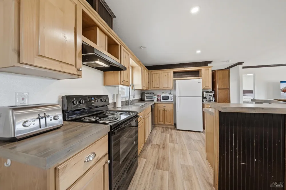 2195 Stone Drive Lakeport, CA 95453