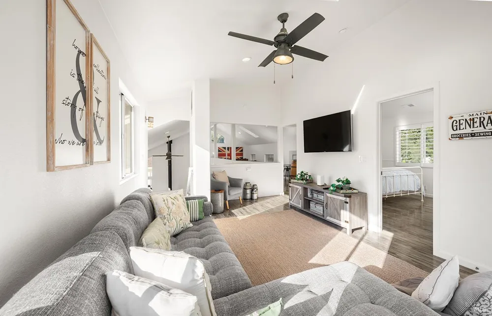 16530 Laughlin Road Guerneville, CA 95446
