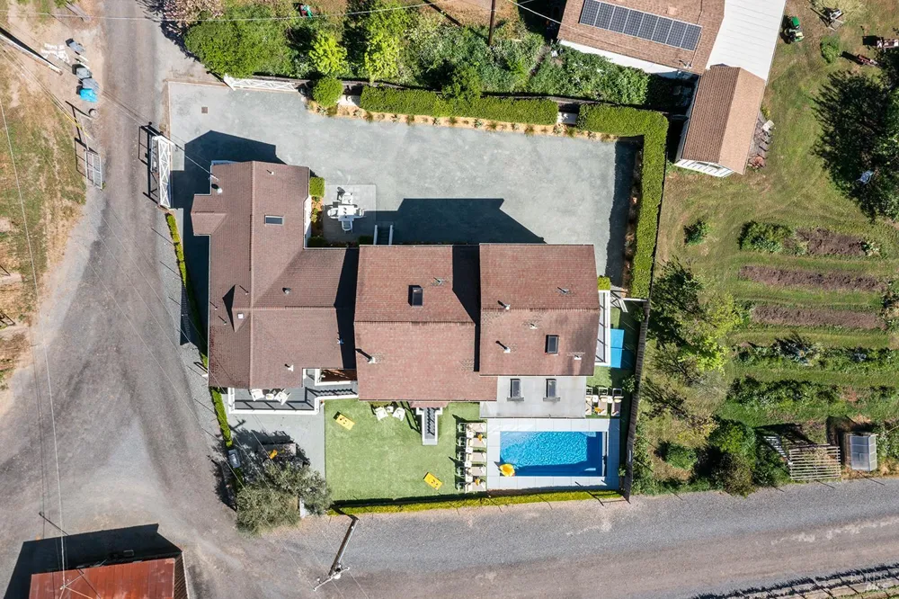 16530 Laughlin Road Guerneville, CA 95446