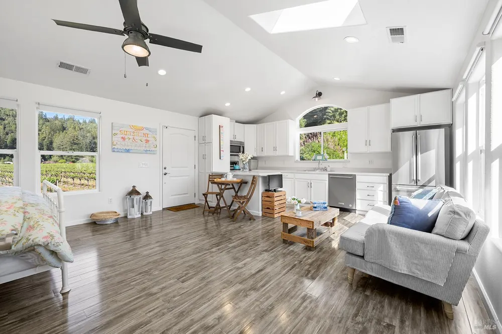 16530 Laughlin Road Guerneville, CA 95446