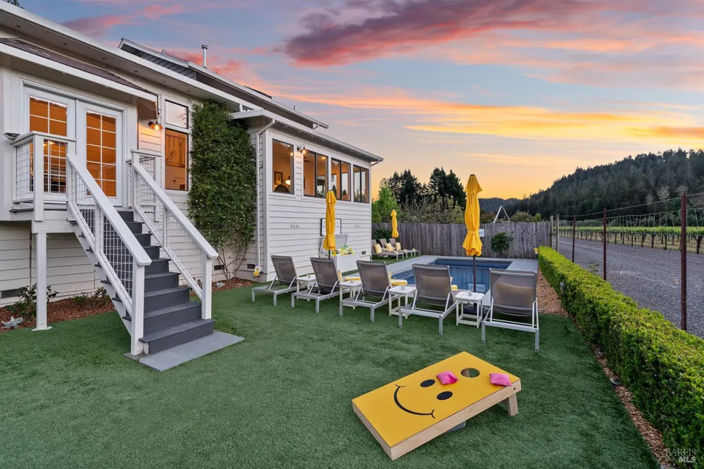 16530 Laughlin Road Guerneville, CA 95446