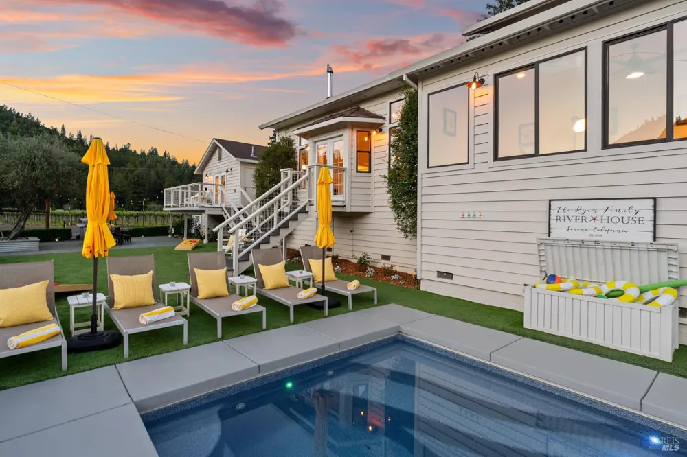 16530 Laughlin Road Guerneville, CA 95446