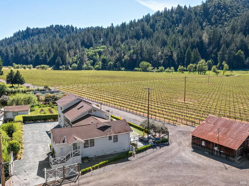 16530 Laughlin Road Guerneville, CA 95446